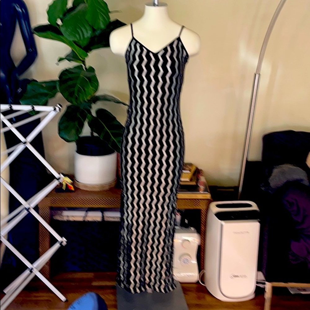 Dais a black and white dress size small